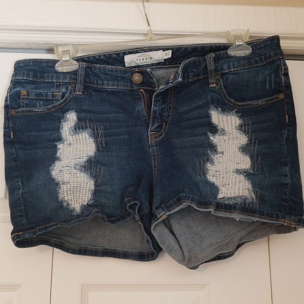 EUC TORRID SHORTS SZ 16